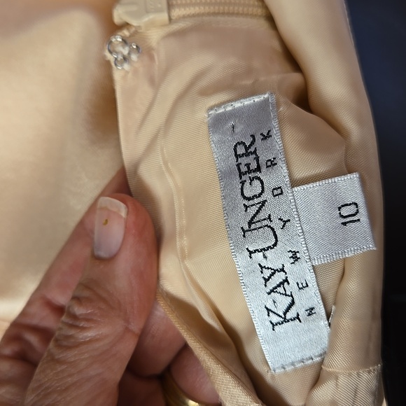 Sequins! Kay Unger dress, size 10, professionally dry cleaned. - Picture 8 of 8